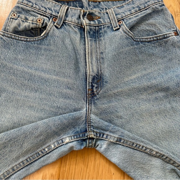 Vintage Levi’s 550 Relaxed Fit Tapered Leg USA 100% Cotton Blue Lt Wash 6 or 26 - Picture 8 of 10